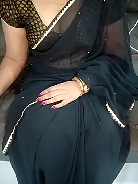 Snapshot of Mounika25 chatting on November 21, 2025, 7:07 am Mounika25 online show from November 21, 2025, 7:07 am