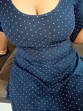 Snapshot of Mounika25 chatting on February 23, 2025, 6:01 pm Mounika25 online show from February 23, 2025, 6:01 pm