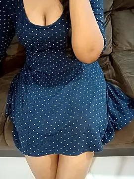 Snapshot of Mounika25 chatting on March 13, 2025, 5:39 pm Mounika25 online show from March 13, 2025, 5:39 pm