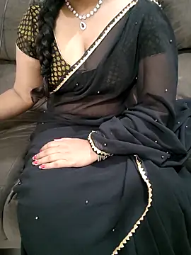 Mounika25 online show from April 21, 2026, 7:09 pm