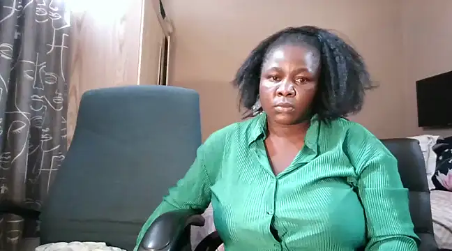 Snapshot of persuvaniaboobxxx chatting on February 9, 2025, 12:19 pm persuvaniaboobxxx online show from February 9, 2025, 12:19 pm