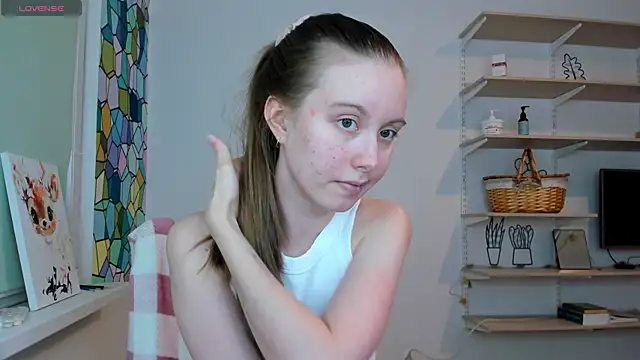 Peggy Beauty online show from November 4, 2025, 1:42 am