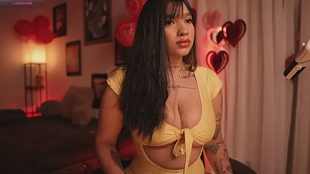 HannahW  online show from February 20, 2026, 10:01 pm