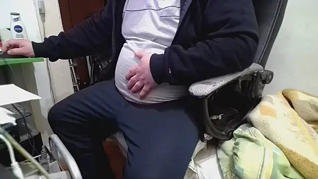 tipko123 online show from October 9, 2025, 6:19 pm