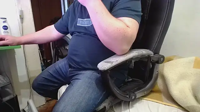 tipko123 online show from November 4, 2025, 2:43 pm