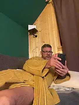 Snapshot of Mikemike19m chatting on January 30, 2025, 8:10 pm Mikemike19m online show from January 30, 2025, 8:10 pm