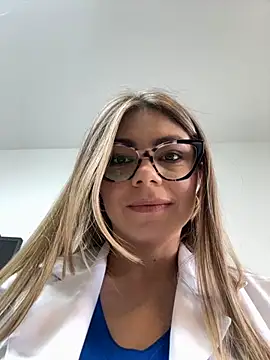 alicee16 online show from October 4, 2025, 5:14 pm