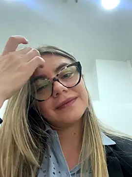 alicee16 online show from October 7, 2025, 6:09 pm