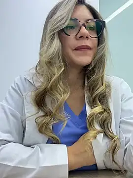 Snapshot of alicee16 chatting on January 12, 2026, 4:14 pm alicee16 online show from January 12, 2026, 4:14 pm