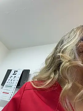 Snapshot of alicee16 chatting on January 17, 2026, 3:37 pm alicee16 online show from January 17, 2026, 3:37 pm