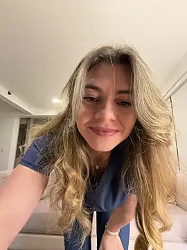 Snapshot of alicee16 chatting on February 22, 2026, 3:20 am alicee16 online show from February 22, 2026, 3:20 am