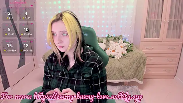 EmmyBunny online show from March 3, 2026, 2:57 pm