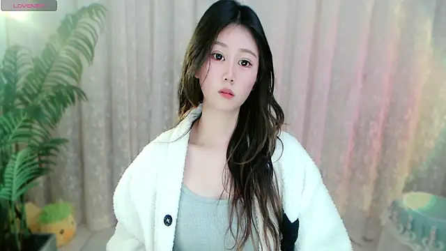 Aimee-520 online show from February 8, 2026, 7:17 am