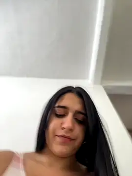 Alicia Ruiz online show from September 12, 2025, 6:07 pm