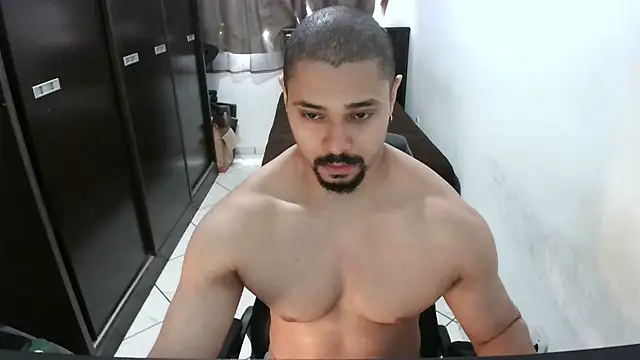 Snapshot of Brian_Aries chatting on October 6, 2025, 3:35 pm Brian Aries online show from October 6, 2025, 3:35 pm
