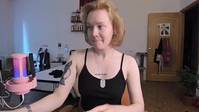 cyber whore  online show from April 8, 2026, 3:13 pm