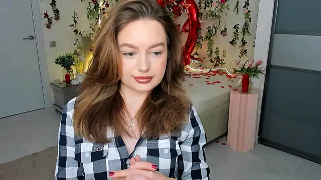 MiracleCurly online show from March 15, 2026, 4:08 am