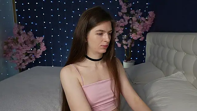 -Mirror-Girl- online show from March 2, 2026, 6:58 am