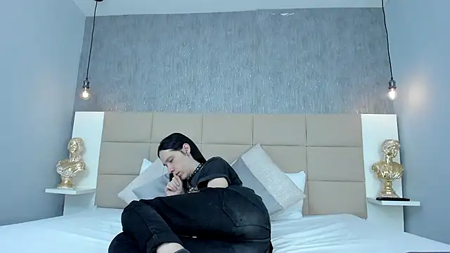 Hecatee 77 online show from March 10, 2026, 7:51 pm