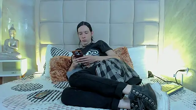 Snapshot of Hecatee_77 chatting on February 9, 2026, 8:07 pm Hecatee 77 online show from February 9, 2026, 8:07 pm