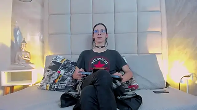 Hecatee 77 online show from November 6, 2025, 7:51 pm