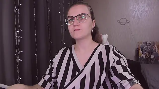 Snapshot of MissBrightShine chatting on November 1, 2025, 9:58 am MissBrightShine online show from November 1, 2025, 9:58 am