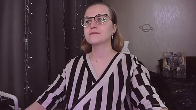 Snapshot of MissBrightShine chatting on November 30, 2025, 11:55 am MissBrightShine online show from November 30, 2025, 11:55 am