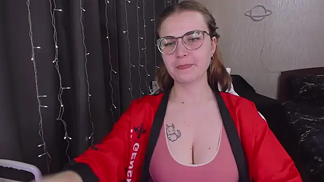 Snapshot of MissBrightShine chatting on March 19, 2025, 3:29 pm MissBrightShine online show from March 19, 2025, 3:29 pm