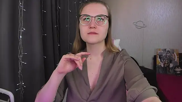 MissBrightShine online show from February 14, 2026, 10:48 am