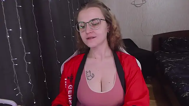 Snapshot of MissBrightShine chatting on March 15, 2025, 11:51 am MissBrightShine online show from March 15, 2025, 11:51 am