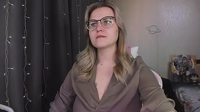 MissBrightShine online show from March 17, 2026, 12:19 pm