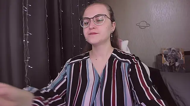 Snapshot of MissBrightShine chatting on November 23, 2025, 10:36 am MissBrightShine online show from November 23, 2025, 10:36 am