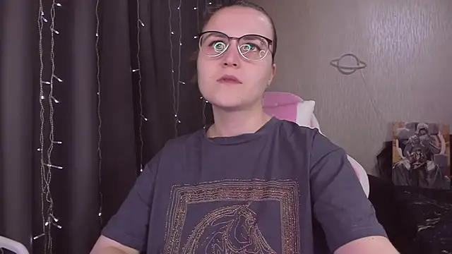 Snapshot of MissBrightShine chatting on October 29, 2025, 11:53 am MissBrightShine online show from October 29, 2025, 11:53 am