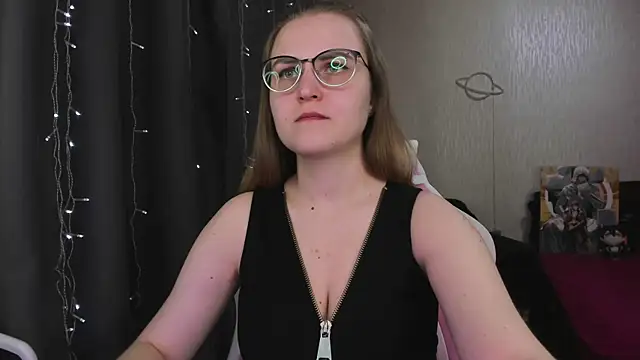 Snapshot of MissBrightShine chatting on March 3, 2026, 2:46 pm MissBrightShine online show from March 3, 2026, 2:46 pm