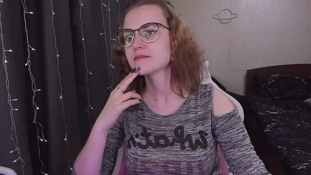 Snapshot of MissBrightShine chatting on March 12, 2025, 9:23 am MissBrightShine online show from March 12, 2025, 9:23 am