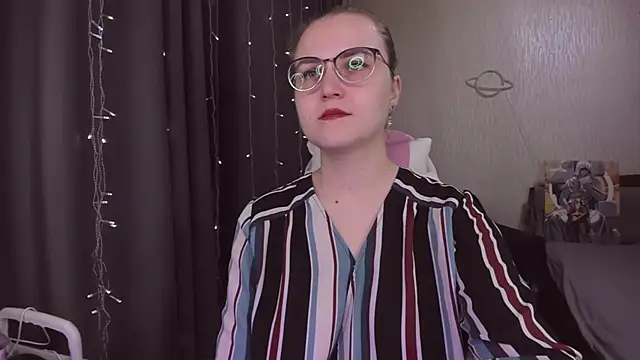 Snapshot of MissBrightShine chatting on November 21, 2025, 10:36 am MissBrightShine online show from November 21, 2025, 10:36 am