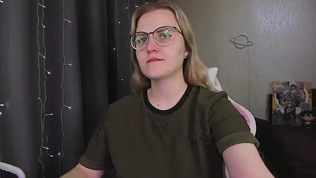 MissBrightShine online show from April 3, 2026, 2:34 pm