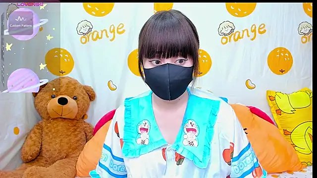 Snapshot of alonelove__ chatting on October 18, 2025, 2:24 am alonelove online show from October 18, 2025, 2:24 am