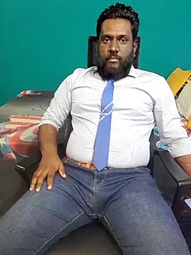 Snapshot of Rayansmith_ chatting on February 12, 2026, 11:37 pm Rayansmith online show from February 12, 2026, 11:37 pm