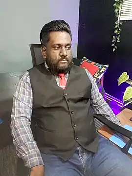 Rayansmith  online show from October 31, 2025, 10:38 pm