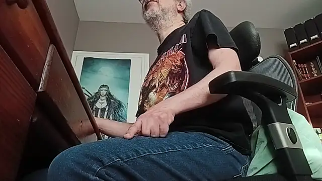 Snapshot of Mandra_is_a_whore chatting on November 12, 2025, 8:51 am Mandra is a whore online show from November 12, 2025, 8:51 am