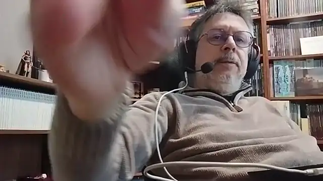 Mandra is a whore online show from January 9, 2026, 8:43 am