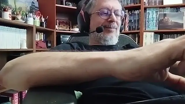 Snapshot of Mandra_is_a_whore chatting on December 2, 2025, 8:38 am Mandra is a whore online show from December 2, 2025, 8:38 am