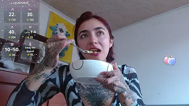 ZoeBakers  online show from September 25, 2025, 5:41 pm