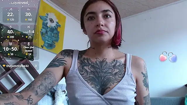 ZoeBakers  online show from November 6, 2025, 4:55 pm