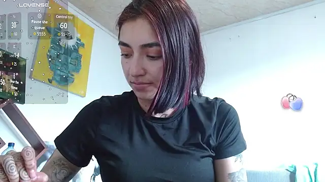 ZoeBakers  online show from October 24, 2025, 9:25 pm