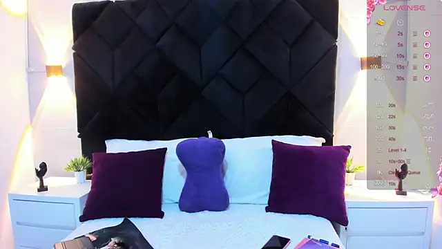 letiziia sky1 online show from September 11, 2025, 8:42 pm