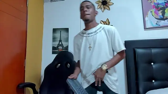 Snapshot of ethan_bigcock_ chatting on December 4, 2025, 4:00 am ethan bigcock online show from December 4, 2025, 4:00 am