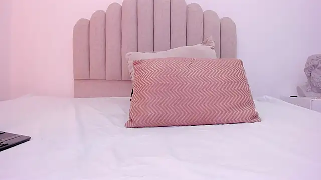 Snapshot of sarita_duque chatting on November 7, 2025, 12:10 pm sarita duque online show from November 7, 2025, 12:10 pm