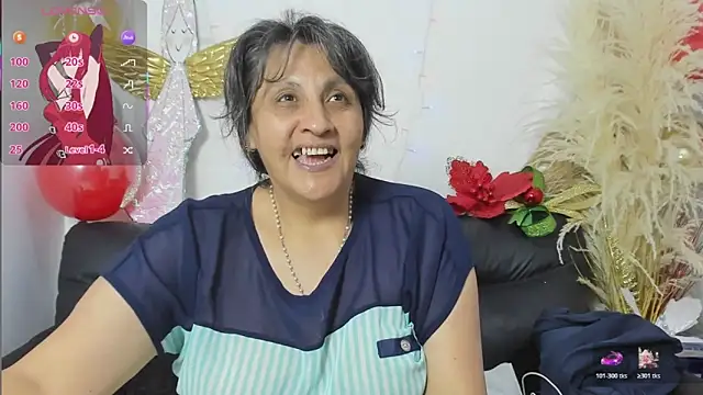 Snapshot of merlyna_goldens chatting on December 23, 2025, 12:00 am merlyna goldens online show from December 23, 2025, 12:00 am
